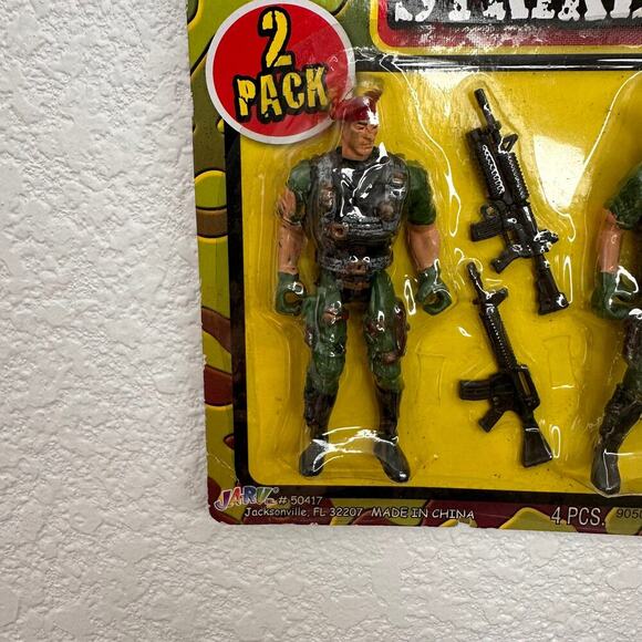 Battle Force Strike Team Poseable Figures with Weapons 4 Piece Set - Picture 5 of 9
